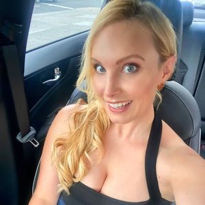 Meet your Posher, Holly